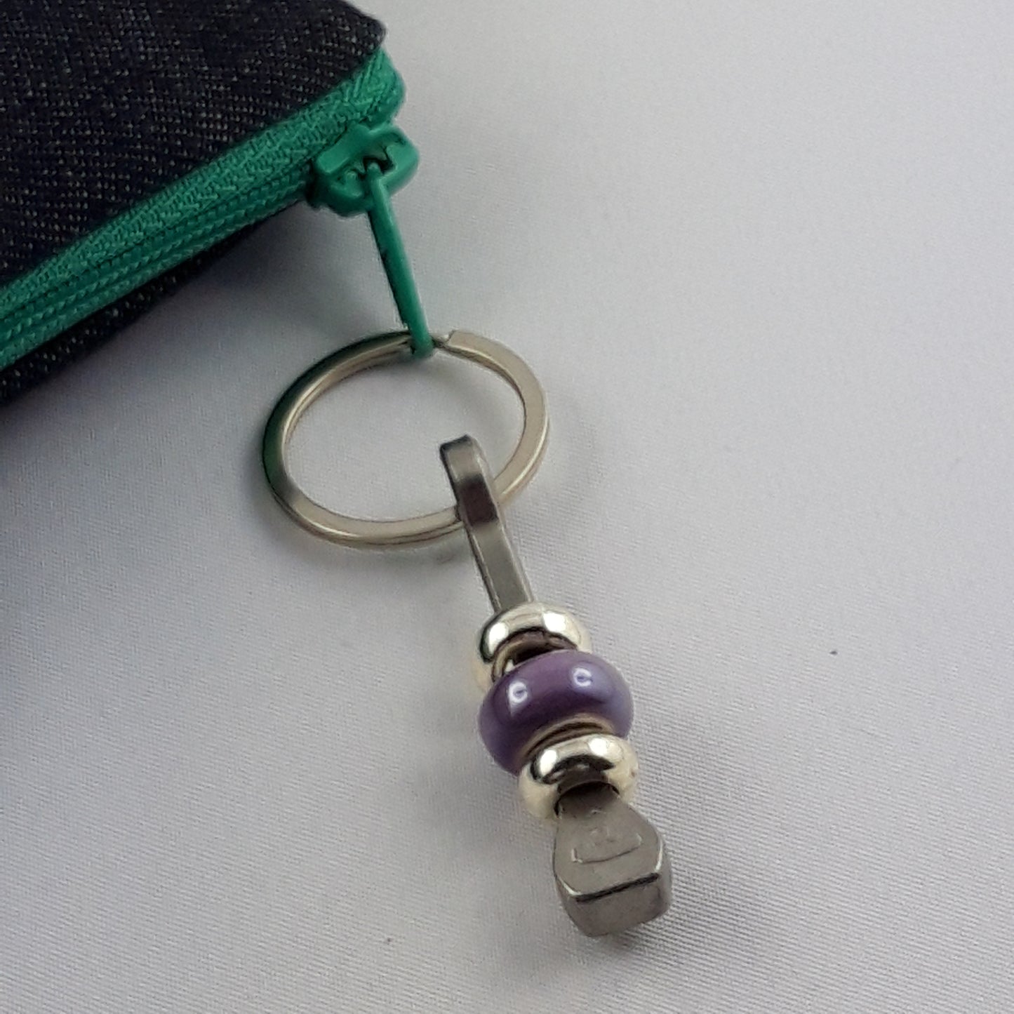 Glücksbringer mit Hufnagel mit Keramikperle