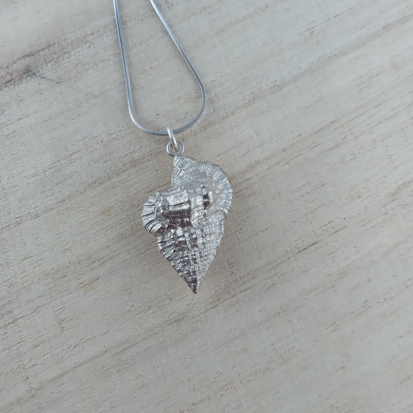 Schöne Kette mit Schnecke aus 925er Silber